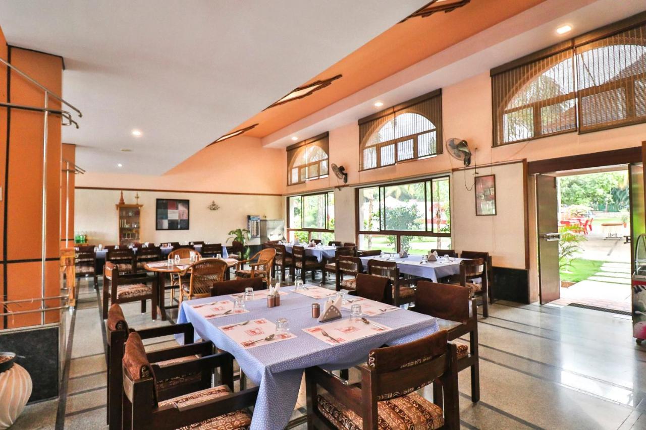 Palette - Holiday Palms Hotel Bengaluru Zewnętrze zdjęcie