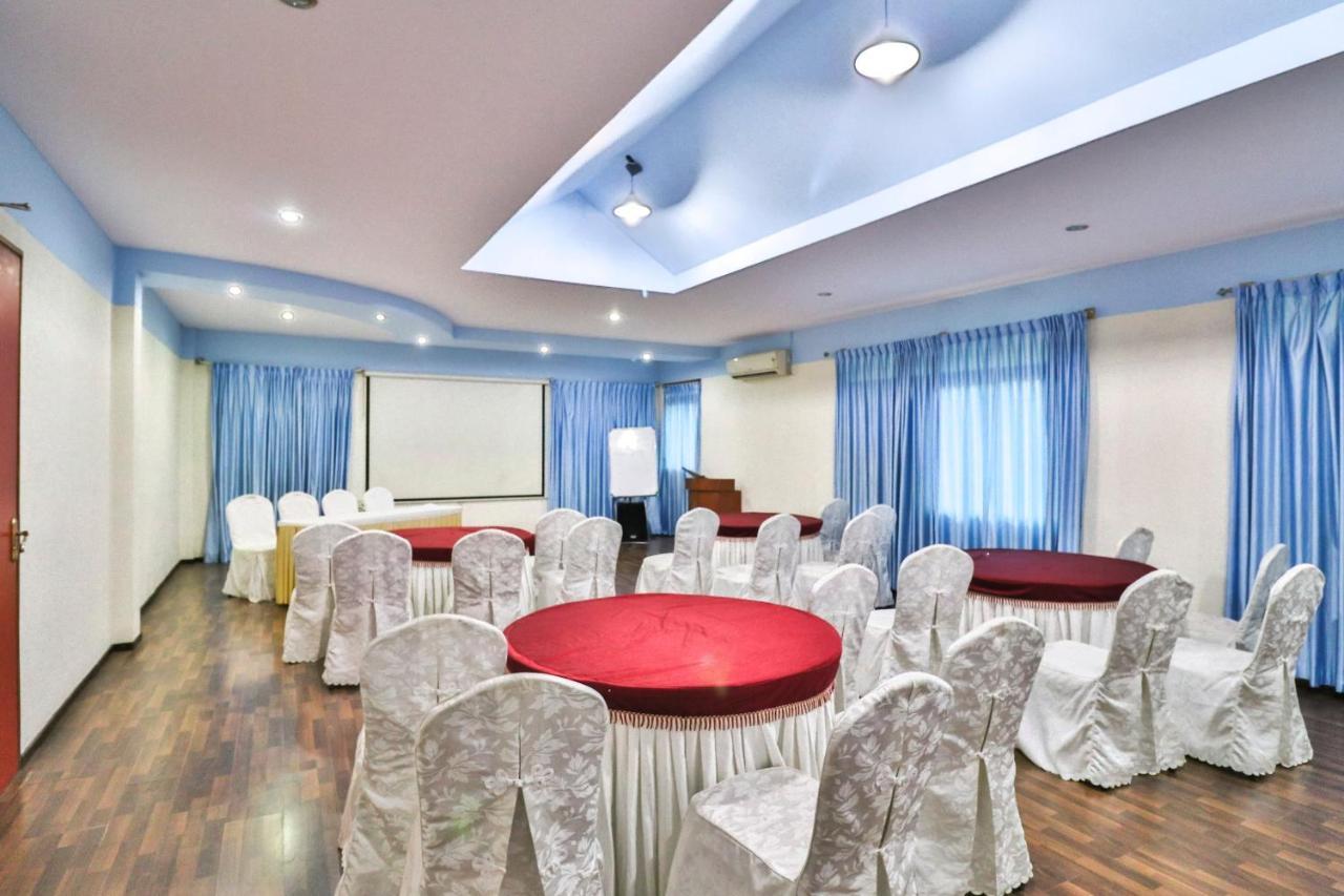 Palette - Holiday Palms Hotel Bengaluru Zewnętrze zdjęcie