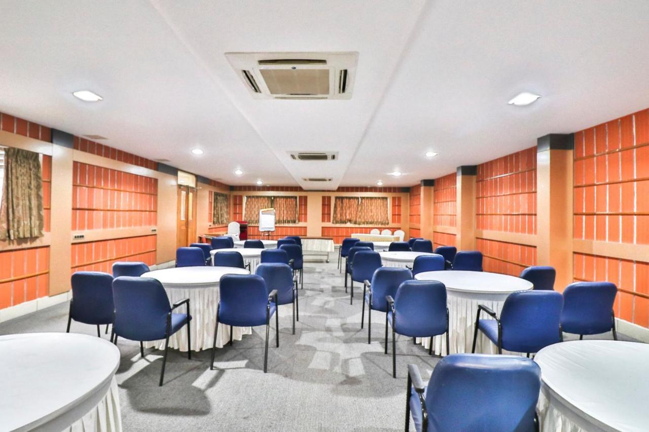 Palette - Holiday Palms Hotel Bengaluru Zewnętrze zdjęcie