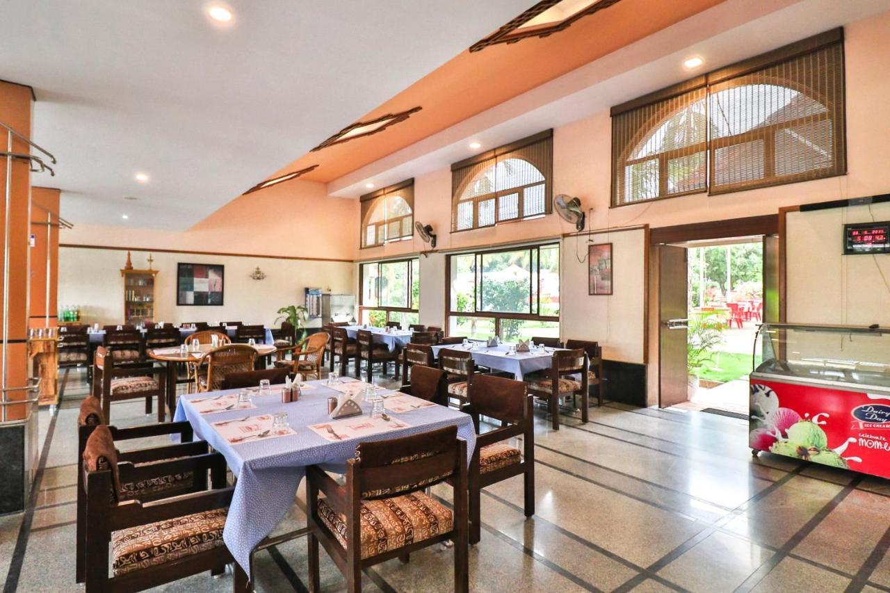 Palette - Holiday Palms Hotel Bengaluru Zewnętrze zdjęcie
